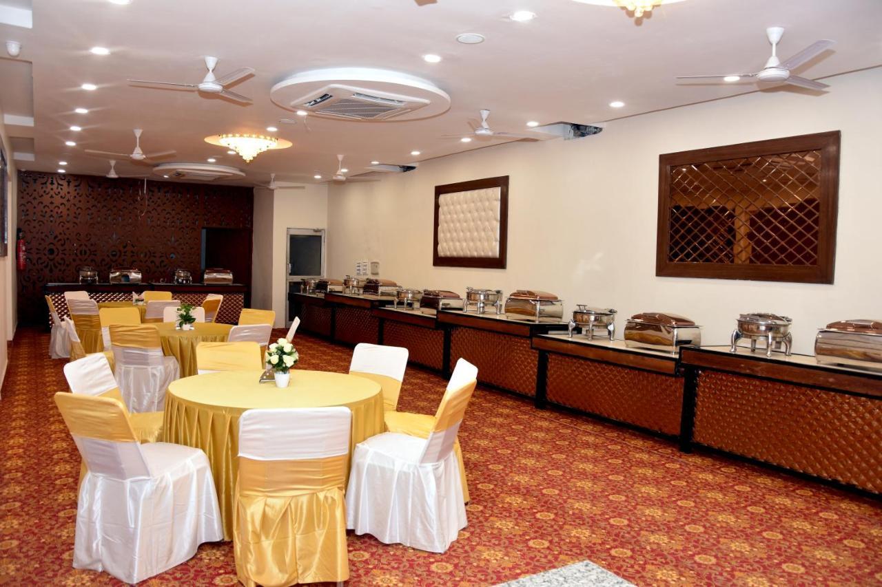 Hotel D Plaza Zirakpur Zewnętrze zdjęcie