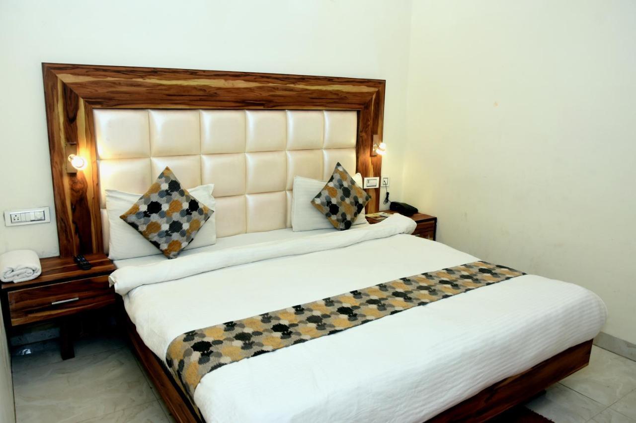 Hotel D Plaza Zirakpur Zewnętrze zdjęcie