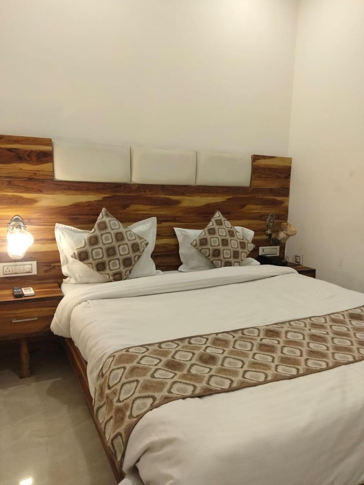 Hotel D Plaza Zirakpur Zewnętrze zdjęcie