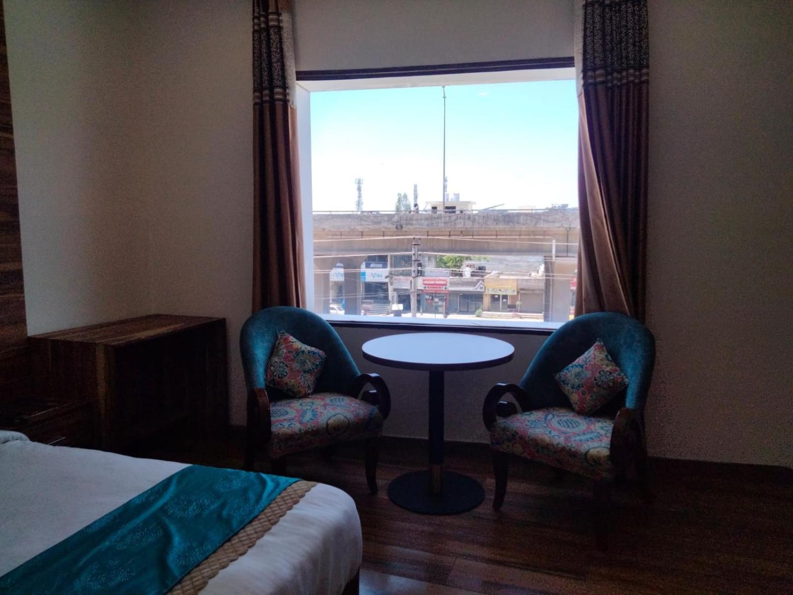 Hotel D Plaza Zirakpur Zewnętrze zdjęcie