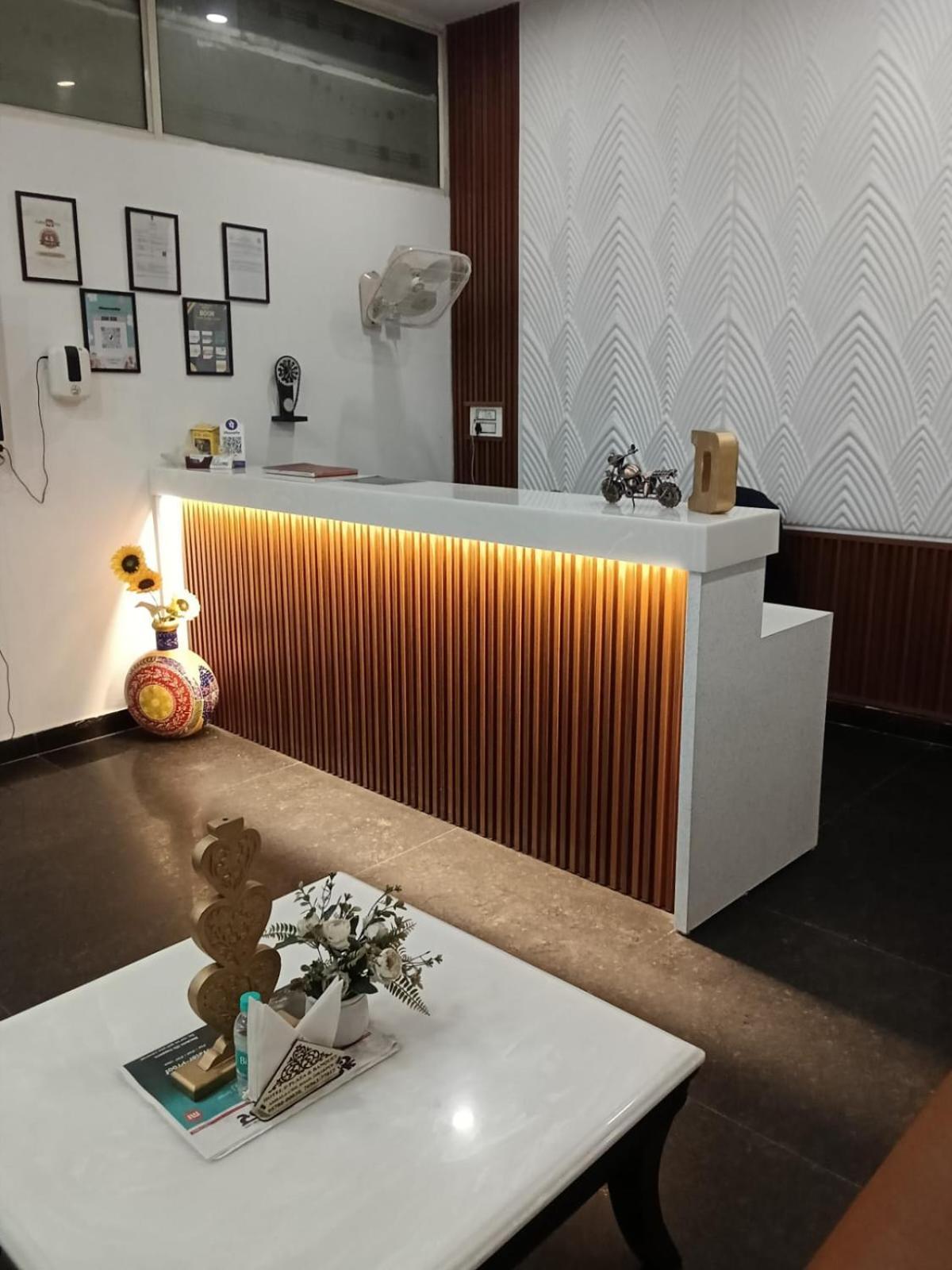 Hotel D Plaza Zirakpur Zewnętrze zdjęcie