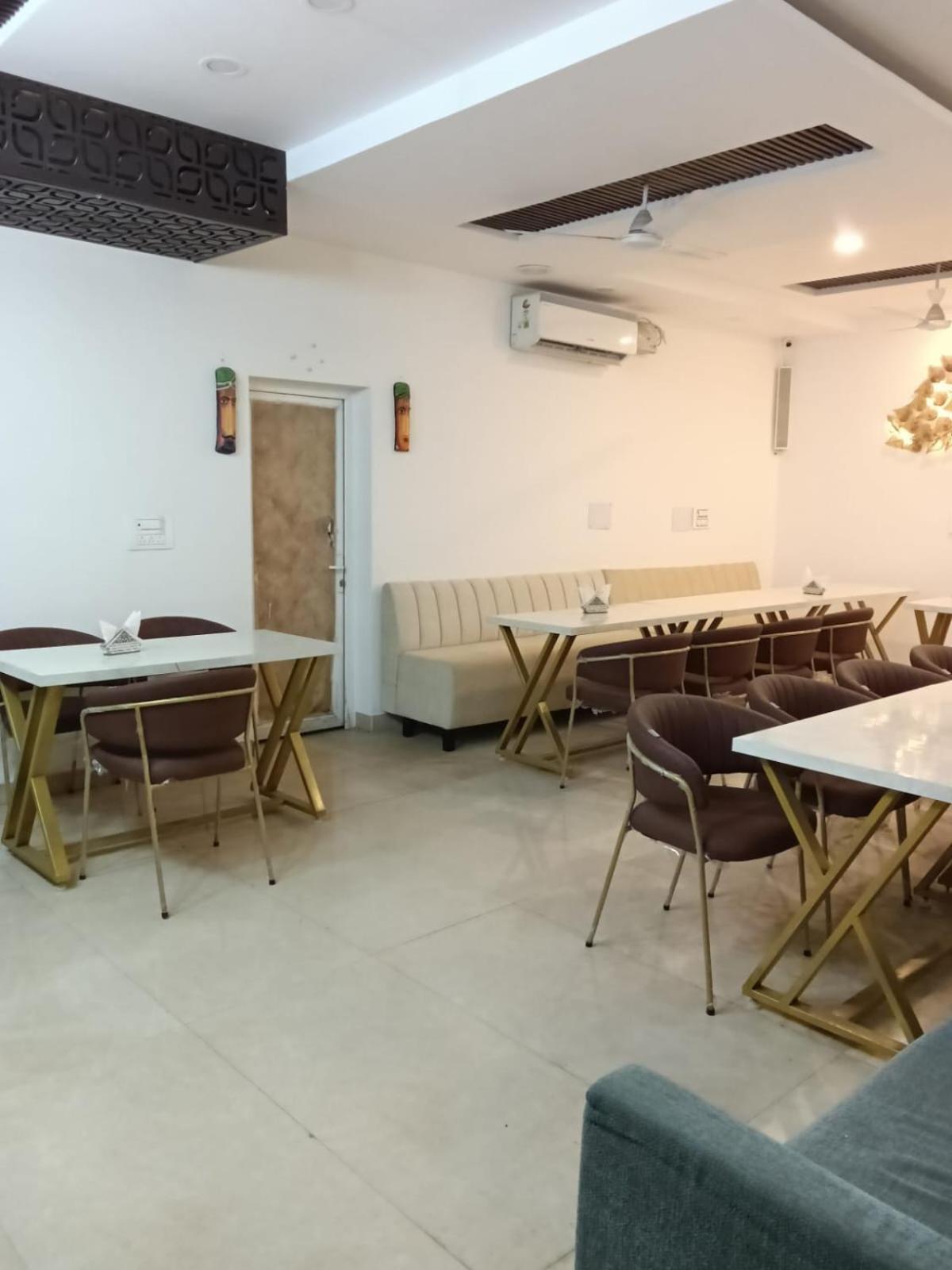 Hotel D Plaza Zirakpur Zewnętrze zdjęcie